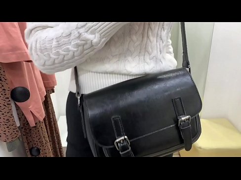 ❤️ Öffentliche Masturbation der jungen Schlampe FeralBerry mit einem Dildo in der Umkleidekabine ❤ Sex bei uns de.teatroporno.ru ❌❤
